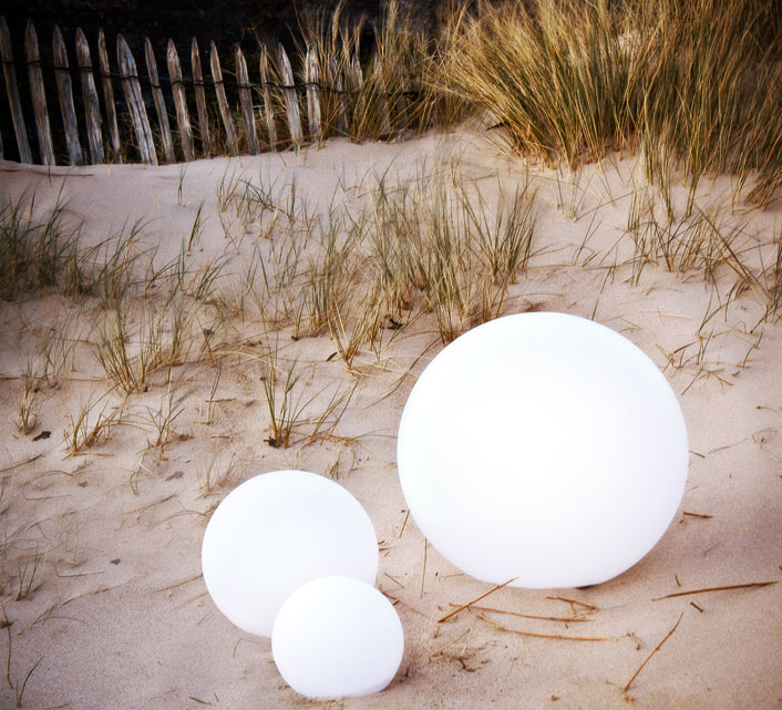 https://www.salondete.fr/img/photos/boules-lumineuses-multicolore-sans-fil-telecommande-hd.jpg