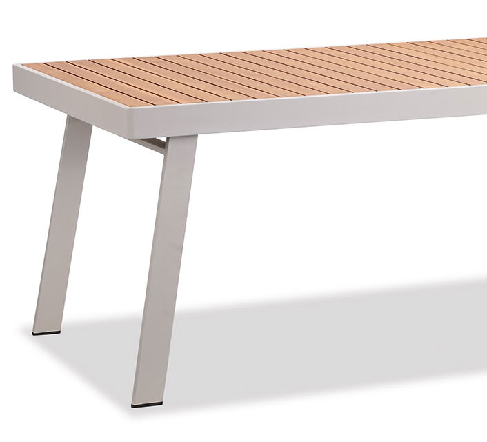 Table de jardin en teck ou aluminium